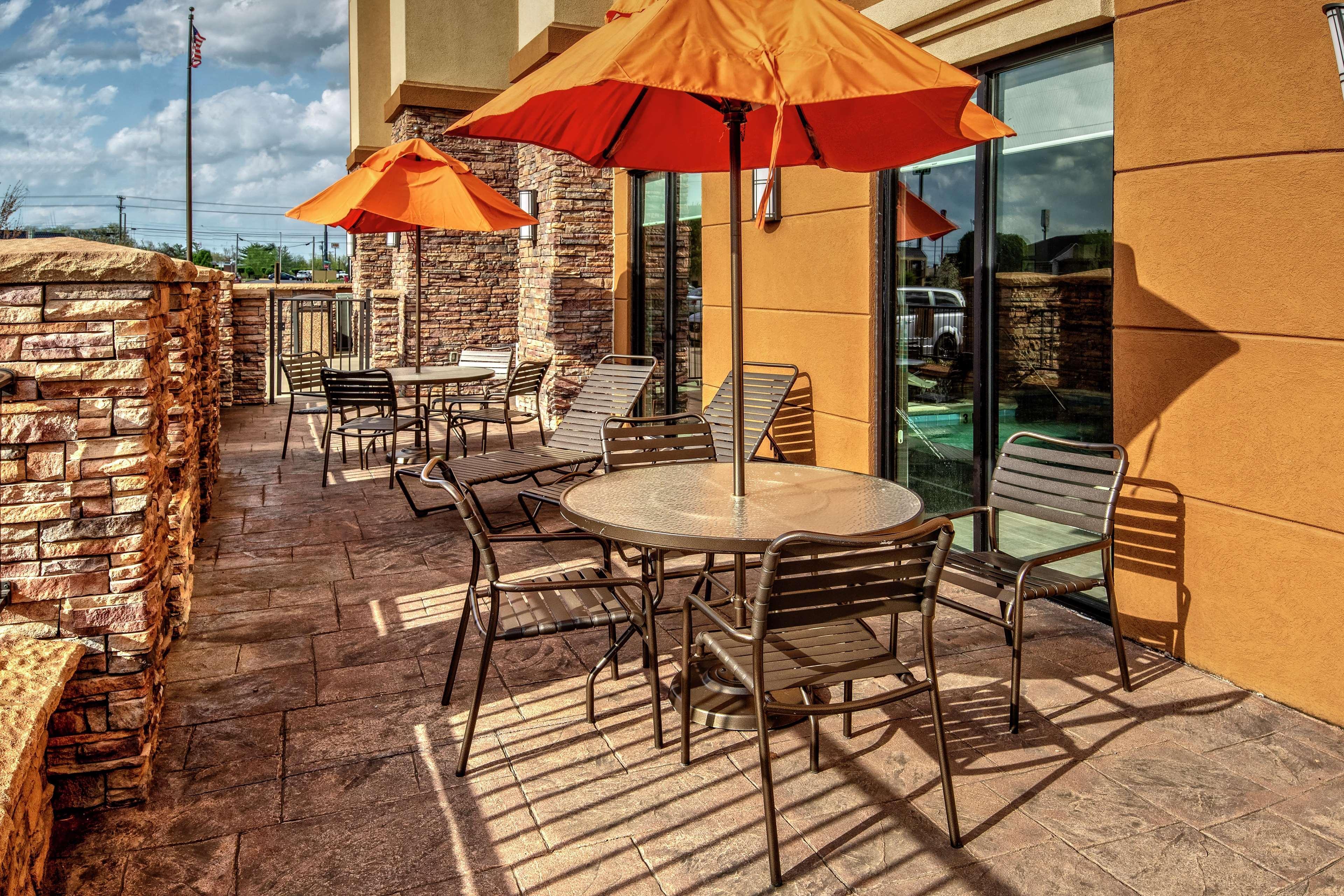 Hampton Inn & Suites קלארקסוויל מראה חיצוני תמונה